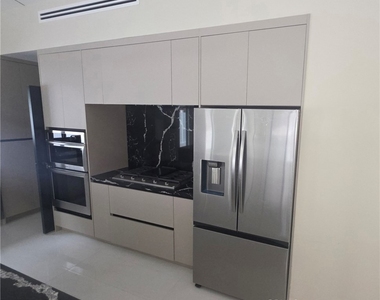 5100 Fallbrook - Photo Thumbnail 11
