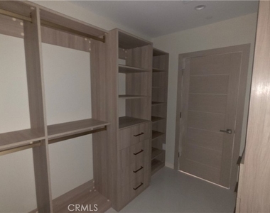 5100 Fallbrook - Photo Thumbnail 20