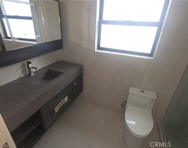 5100 Fallbrook - Photo Thumbnail 24