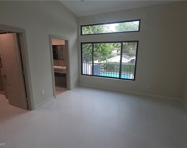 5100 Fallbrook - Photo Thumbnail 16