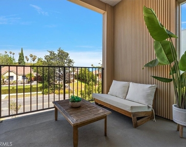 642 E Fairview Boulevard - Photo Thumbnail 14