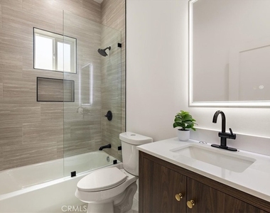 642 E Fairview Boulevard - Photo Thumbnail 18