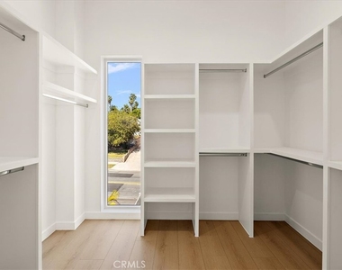642 E Fairview Boulevard - Photo Thumbnail 13