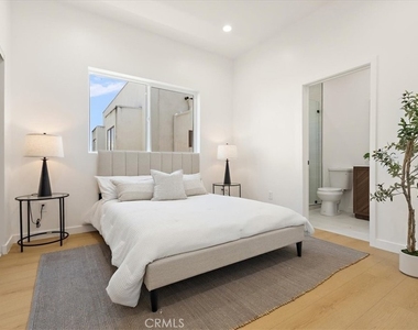 642 E Fairview Boulevard - Photo Thumbnail 15