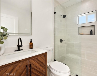 642 E Fairview Boulevard - Photo Thumbnail 19
