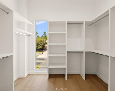 642 E Fairview Boulevard - Photo Thumbnail 12