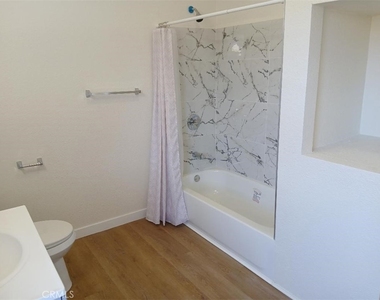 2111 Orange Street - Photo Thumbnail 9