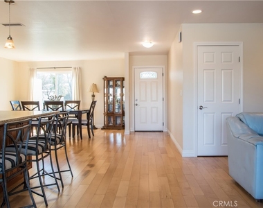 6017 E La Paz Way - Photo Thumbnail 2