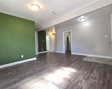 5448 Pomona - Photo Thumbnail 2