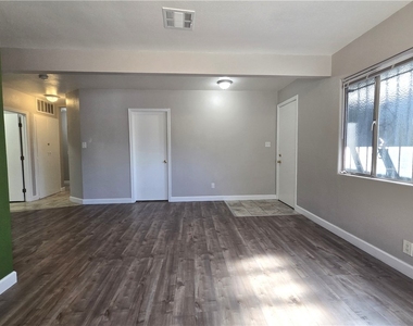 5448 Pomona - Photo Thumbnail 3
