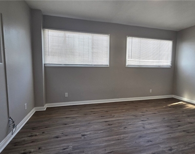 5442 Pomona - Photo Thumbnail 9