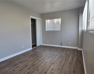 5442 Pomona - Photo Thumbnail 10
