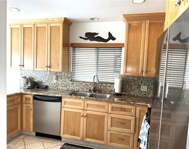 1319 Seal Way - Photo Thumbnail 13