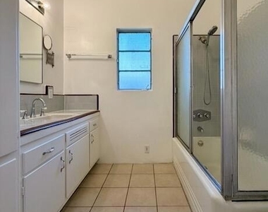 2622 Griffith Park Boulevard - Photo Thumbnail 6