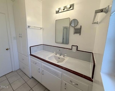 2622 Griffith Park Boulevard - Photo Thumbnail 5