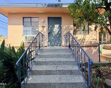 2622 Griffith Park Boulevard - Photo Thumbnail 11