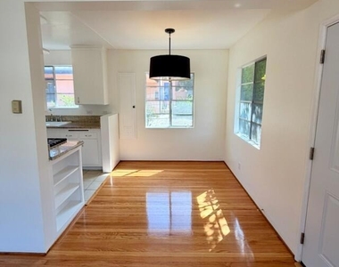 2622 Griffith Park Boulevard - Photo Thumbnail 1