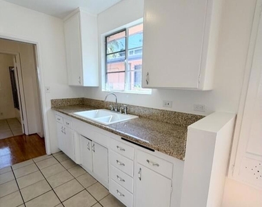 2622 Griffith Park Boulevard - Photo Thumbnail 4