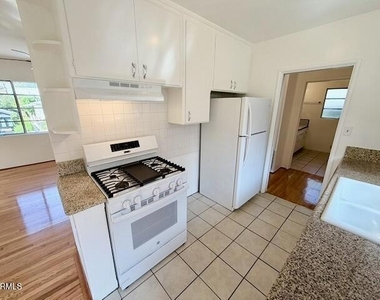 2622 Griffith Park Boulevard - Photo Thumbnail 3