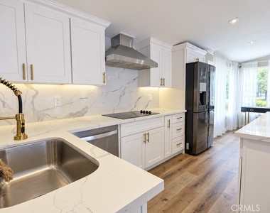660 Beach Street - Photo Thumbnail 6