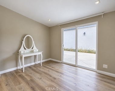 660 Beach Street - Photo Thumbnail 26