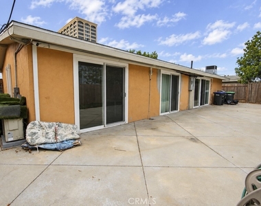 660 Beach Street - Photo Thumbnail 30