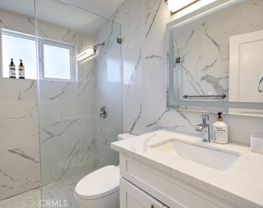 660 Beach Street - Photo Thumbnail 24