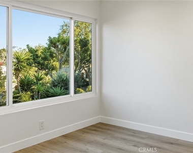 25302 Neptune Drive - Photo Thumbnail 17