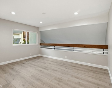 25302 Neptune Drive - Photo Thumbnail 20