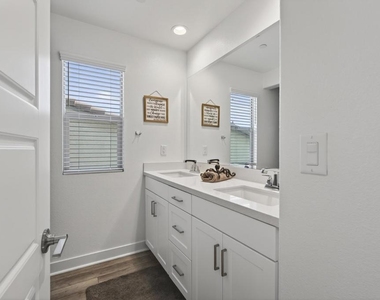 29356 Stageline Circle - Photo Thumbnail 28