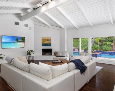 4715 La Noria - Photo Thumbnail 8