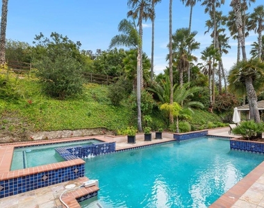 4715 La Noria - Photo Thumbnail 16