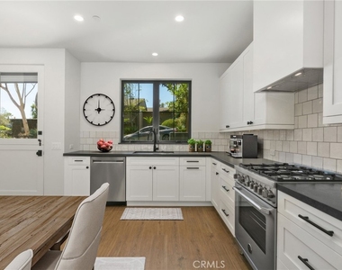 28832 Shady Place - Photo Thumbnail 6