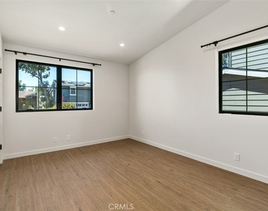 28832 Shady Place - Photo Thumbnail 23