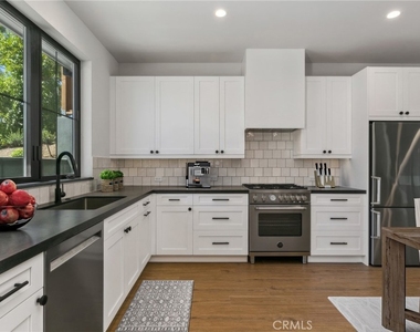 28832 Shady Place - Photo Thumbnail 10
