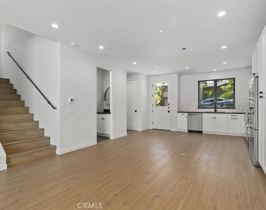 28832 Shady Place - Photo Thumbnail 2