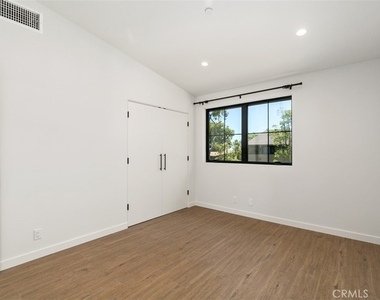 28832 Shady Place - Photo Thumbnail 21