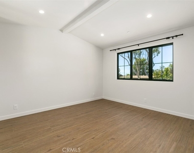 28832 Shady Place - Photo Thumbnail 31