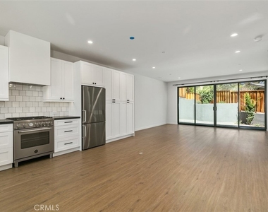 28832 Shady Place - Photo Thumbnail 13
