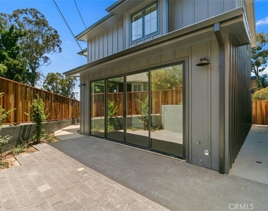 28832 Shady Place - Photo Thumbnail 15