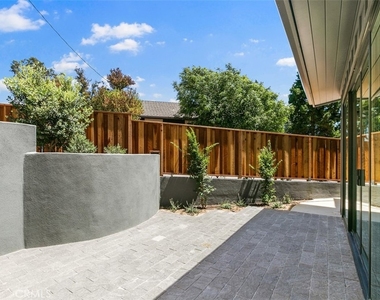 28832 Shady Place - Photo Thumbnail 14