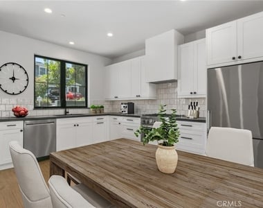 28832 Shady Place - Photo Thumbnail 8