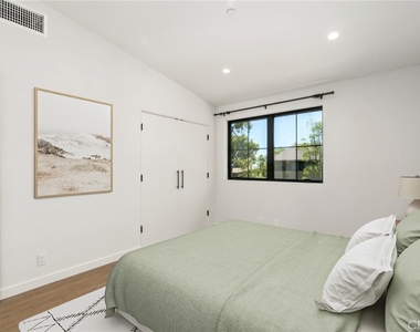 28832 Shady Place - Photo Thumbnail 20