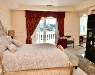 2726 Casiano - Photo Thumbnail 27