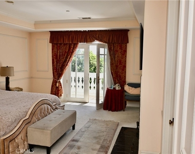 2726 Casiano - Photo Thumbnail 26