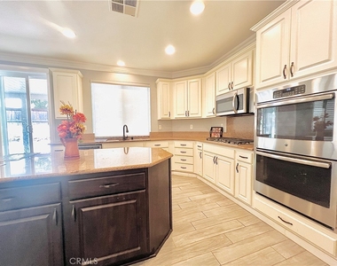 8740 Lodgepole Lane - Photo Thumbnail 16