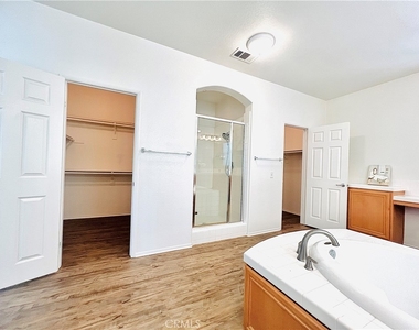 8740 Lodgepole Lane - Photo Thumbnail 32