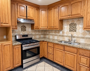 7881 Claybeck Avenue - Photo Thumbnail 15