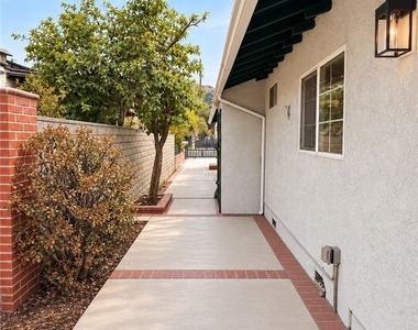 7881 Claybeck Avenue - Photo Thumbnail 2