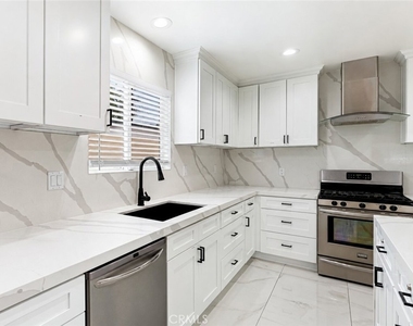 7035 Calhoun Avenue - Photo Thumbnail 6